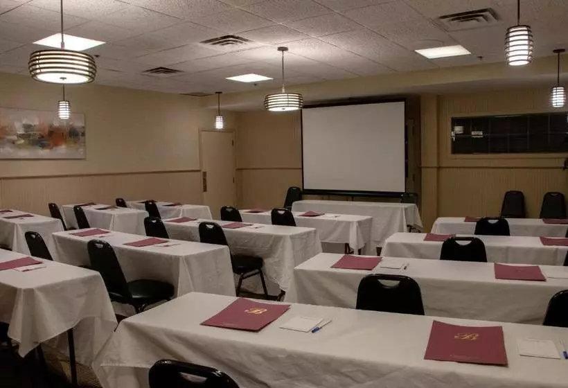 בית מלון כפרי Breckinridge Inn