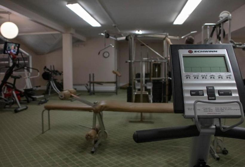 בית מלון כפרי Breckinridge Inn