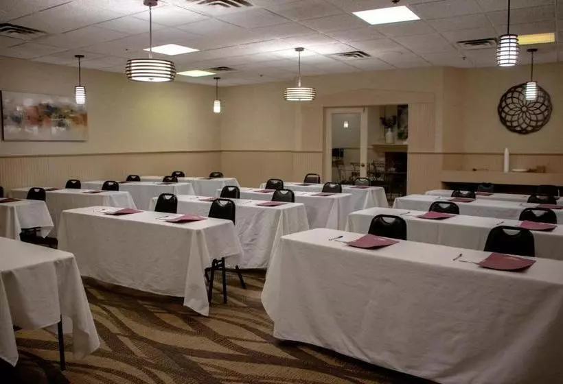 בית מלון כפרי Breckinridge Inn