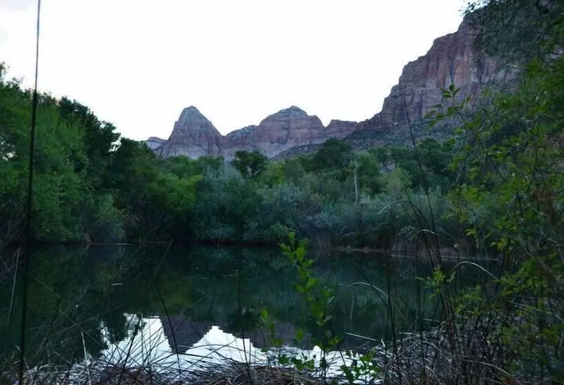 בית מלון כפרי Holiday Inn Express Springdale   Zion National Park Area, An Ihg