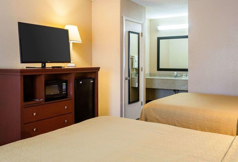 فندق Quality Inn Louisville