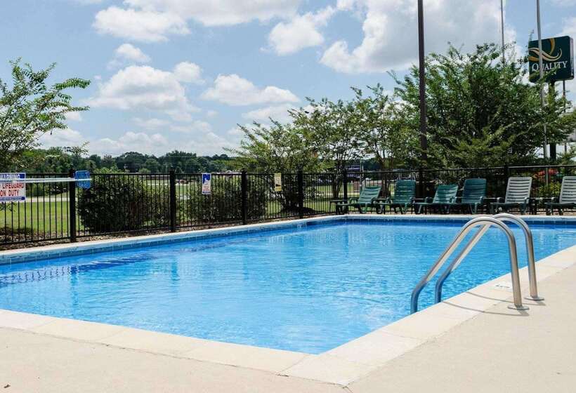 فندق Quality Inn Louisville