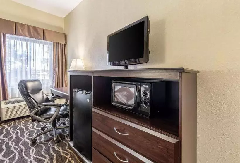 فندق Quality Inn & Suites Southport