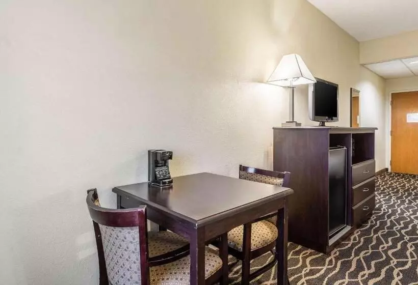 فندق Quality Inn & Suites Southport