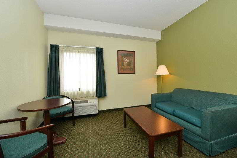هتل Quality Inn & Suites Southport