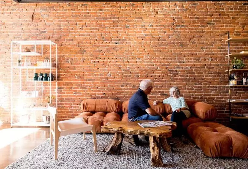 Отель The Bishop