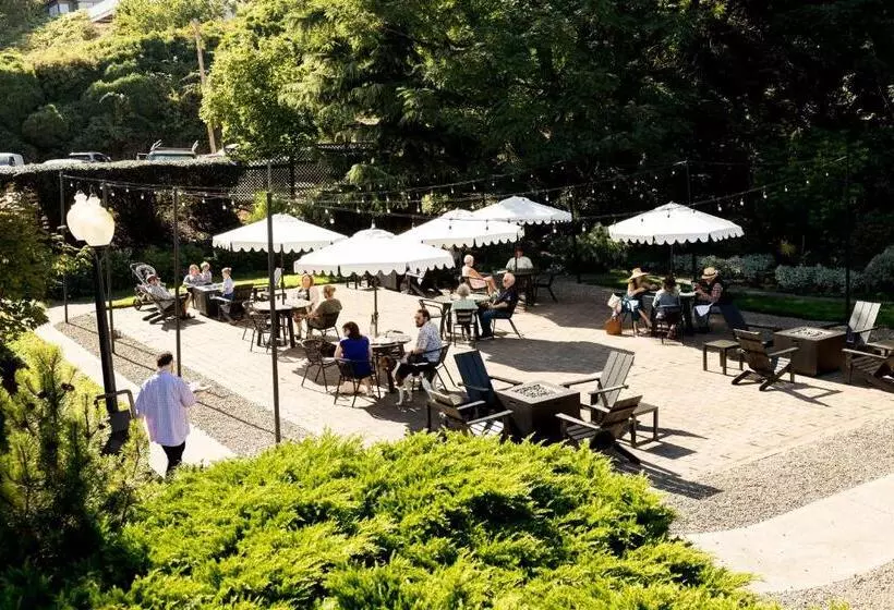 Отель The Bishop