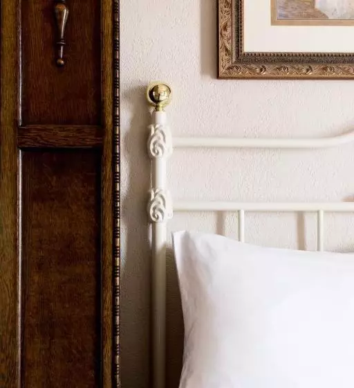 Отель The Bishop