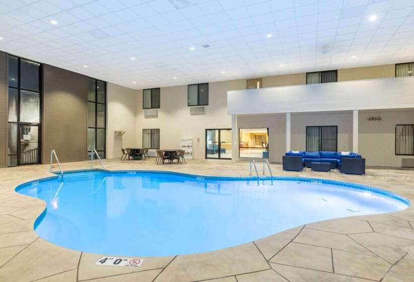 מוטל Americinn By Wyndham Prairie Du Chien