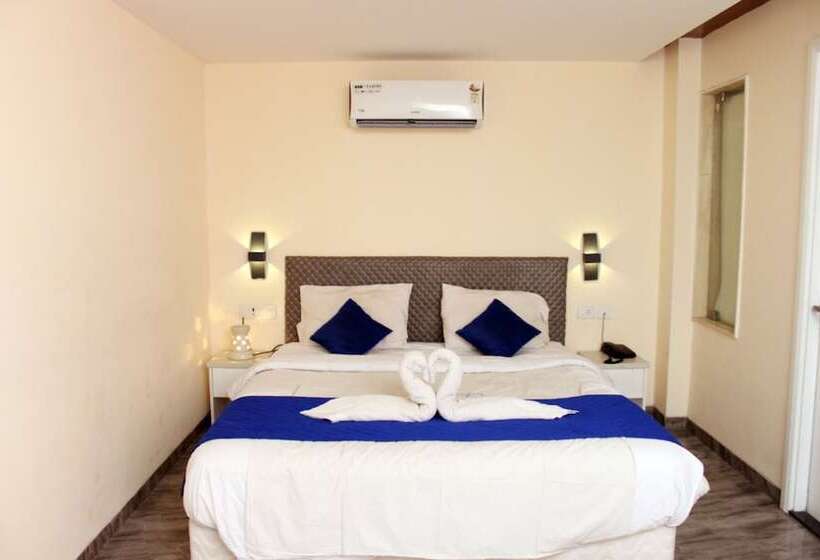 Отель Alegria Whitehouse Mambakkam