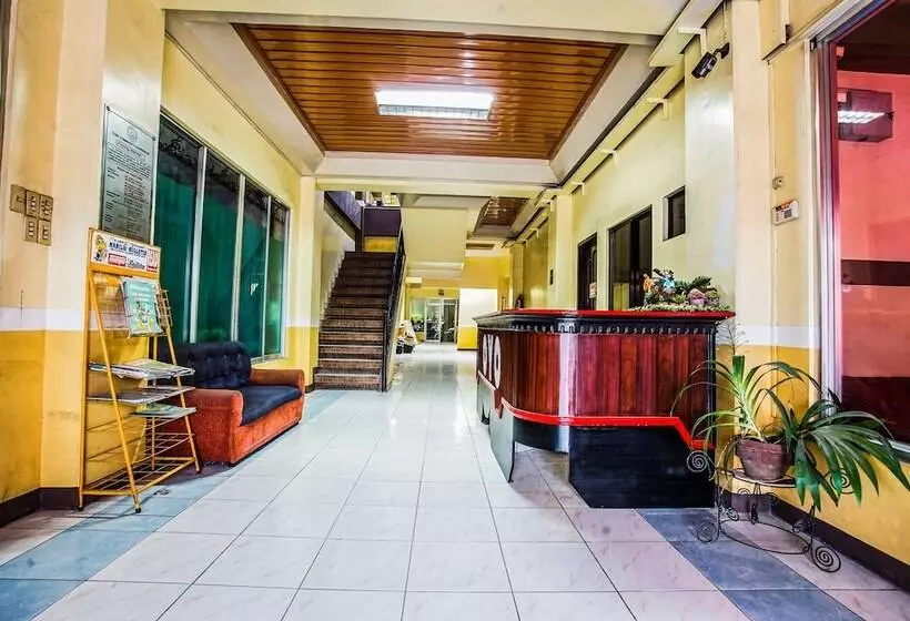 ホテル Oyo 192 Tcc Condohostel