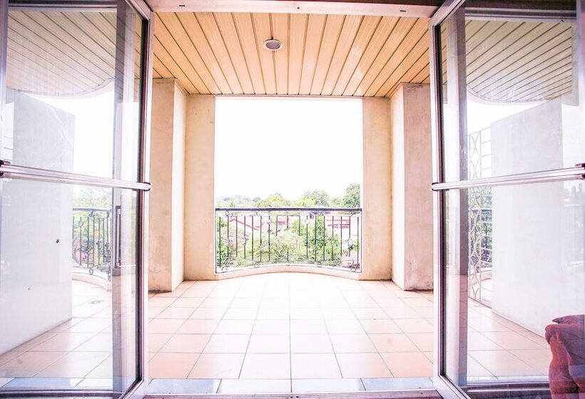 Отель Oyo 192 Tcc Condohostel