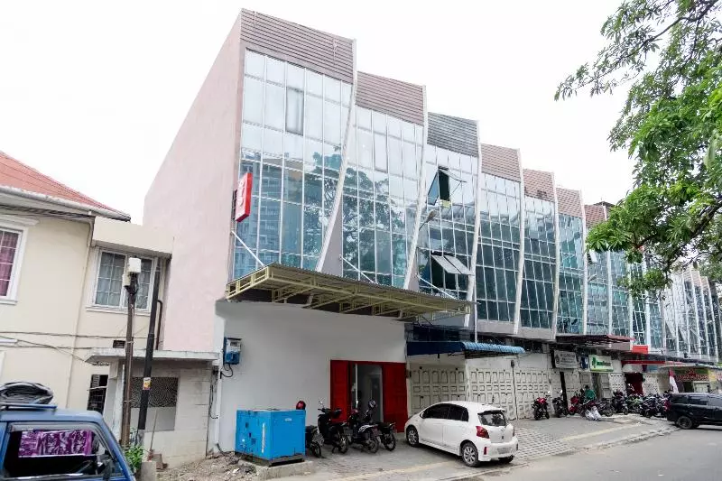 ホテル Oyo 839 Royal Residence