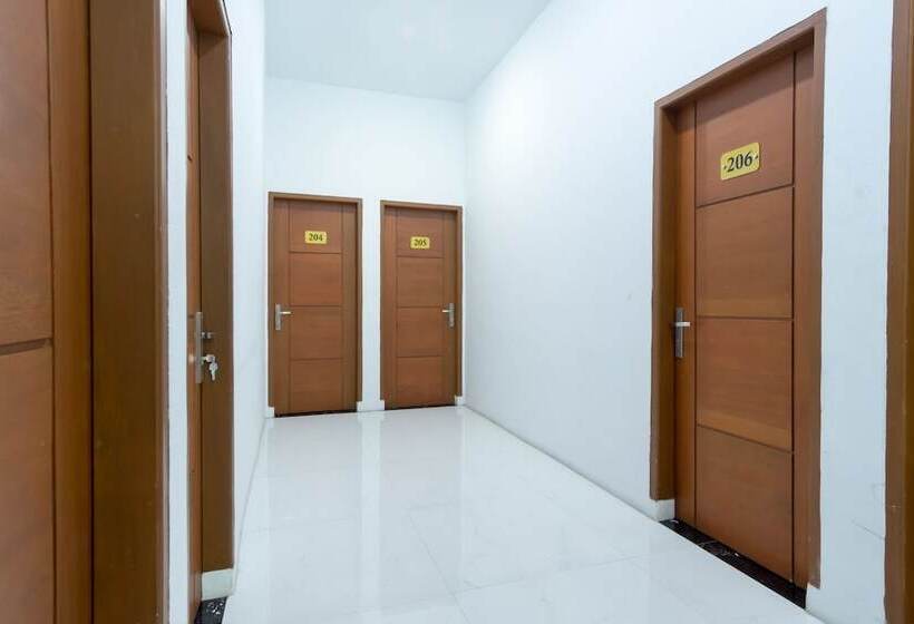 Отель Oyo 839 Royal Residence