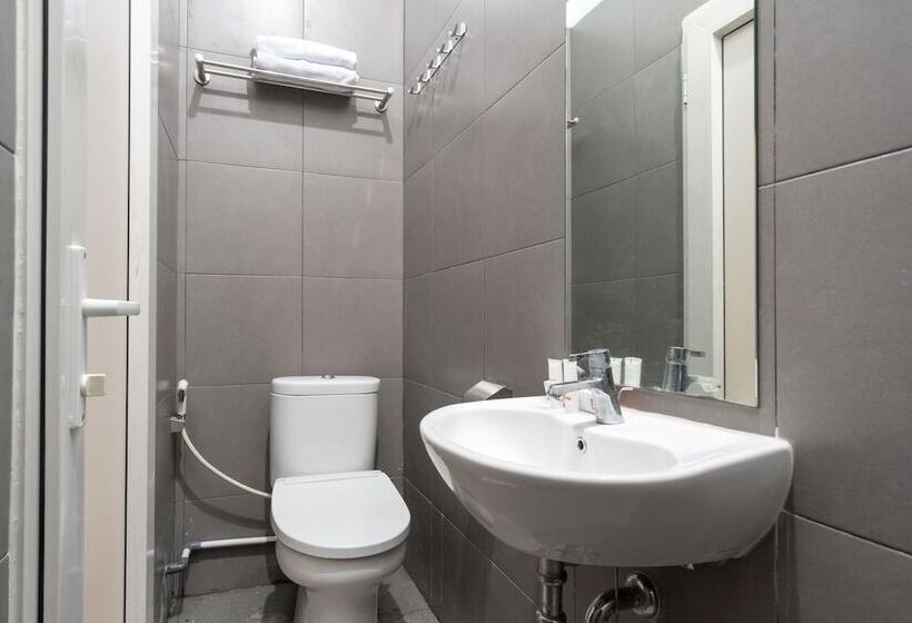 Отель Oyo 839 Royal Residence