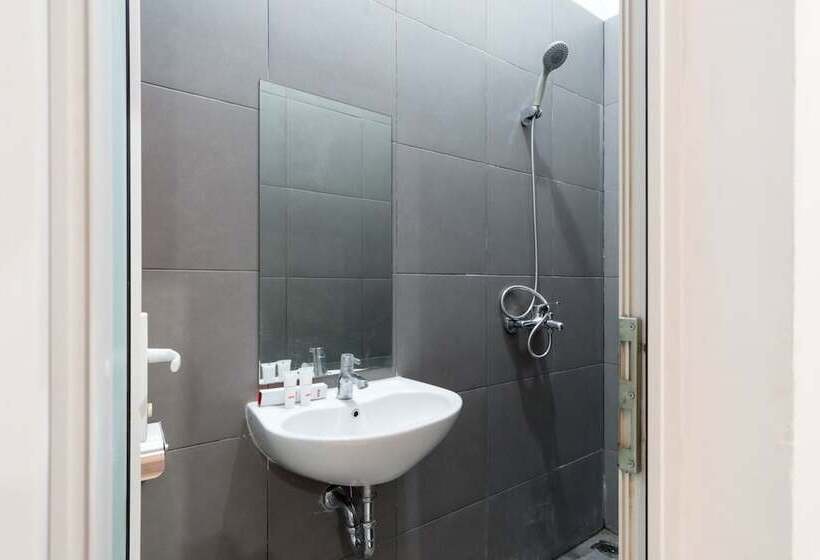 호텔 Oyo 839 Royal Residence