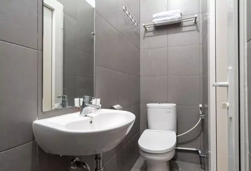 ホテル Oyo 839 Royal Residence