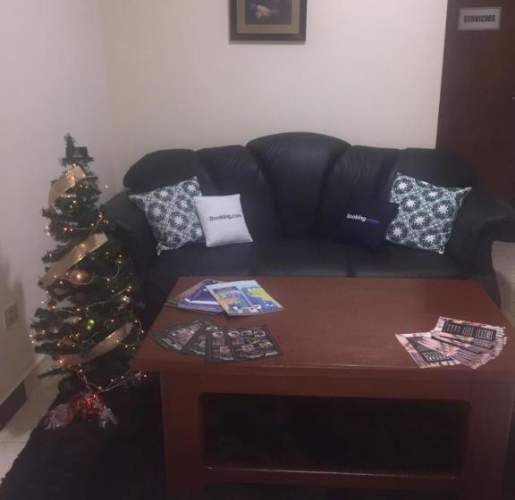 تختخواب و صبحانه Central Park Cde