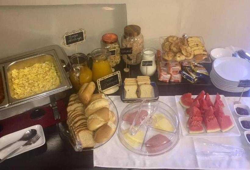 تختخواب و صبحانه Central Park Cde