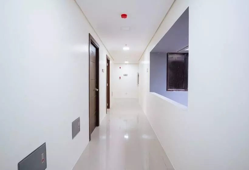 هتل Reddoorz Plus At Evangelista Street Makati