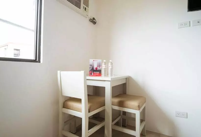 هتل Reddoorz Plus At Evangelista Street Makati