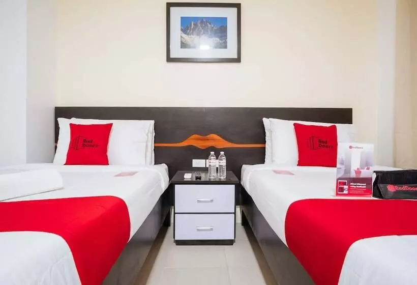 هتل Reddoorz Plus At Evangelista Street Makati