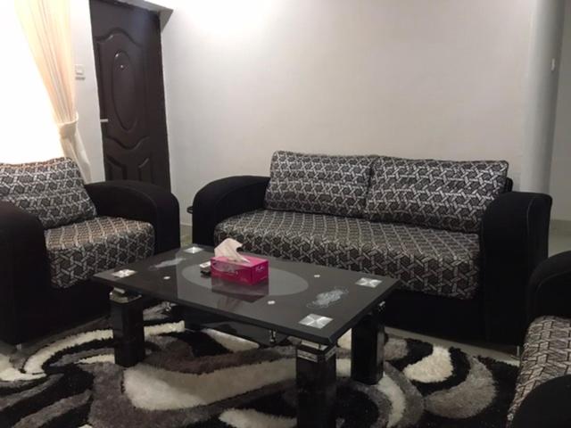 هتل Royal Continental Suites And Apartments