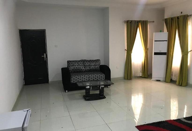 هتل Royal Continental Suites And Apartments