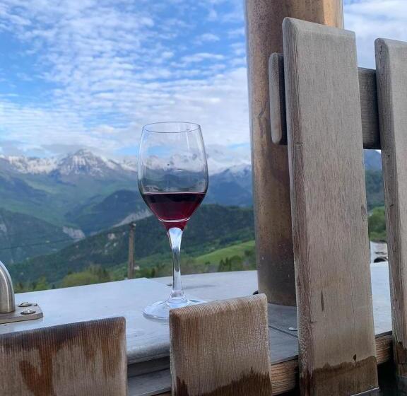 Chalet Hotel La Tuviere Bike Inn