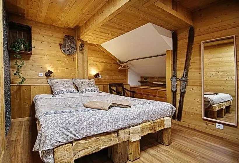 Chalet Hotel La Tuviere Bike Inn