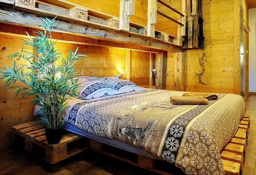 Chalet Hotel La Tuviere Bike Inn