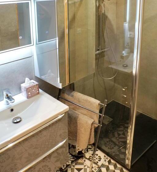 Chalet Hotel La Tuviere Bike Inn