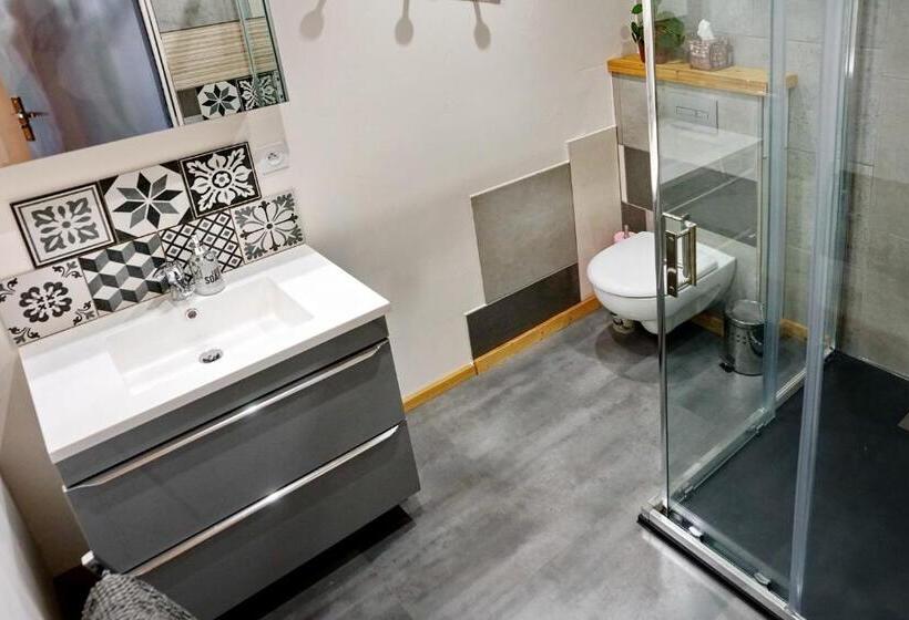 Chalet Hotel La Tuviere Bike Inn