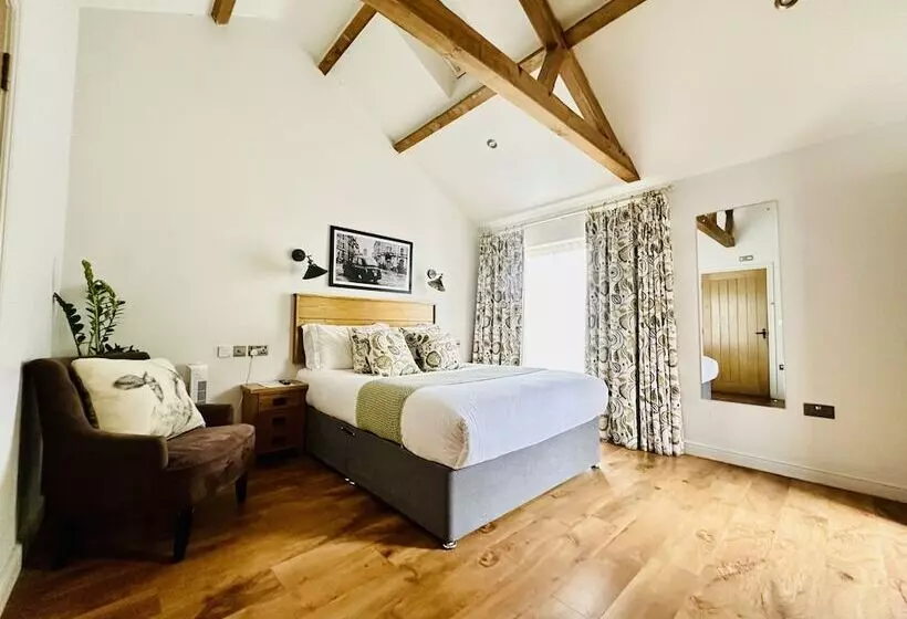 هتل The Chequers At Burcot