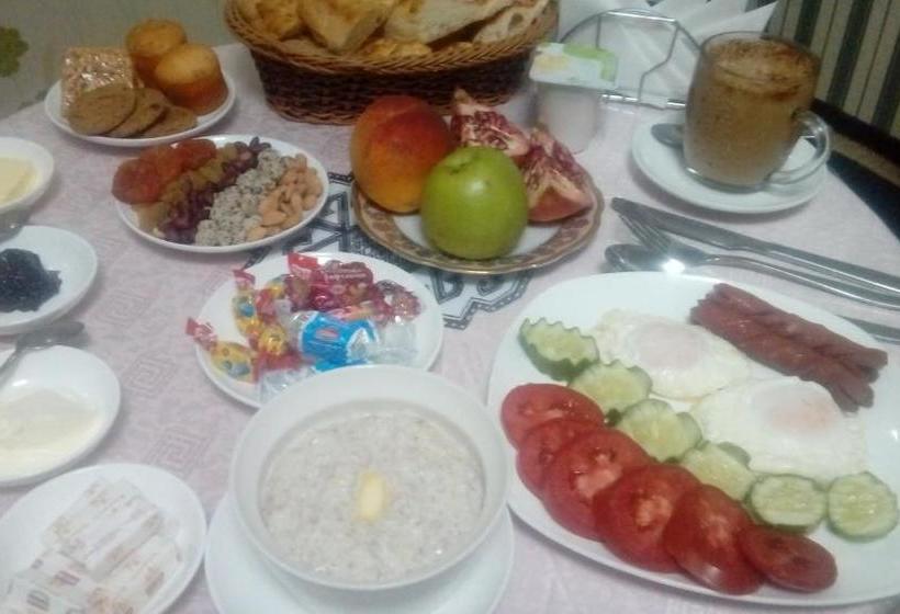 펜션 Family Guest House   Friends J