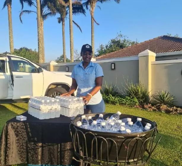 Aamiaismajoitus (B&B) 66 On Monzali 4 Star Luxury Guesthouse