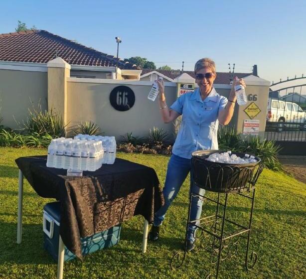 ベッドアンドブレックファースト 66 On Monzali 4 Star Luxury Guesthouse