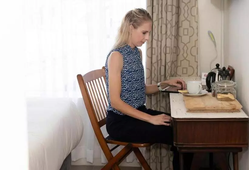 Aamiaismajoitus (B&B) 66 On Monzali 4 Star Luxury Guesthouse