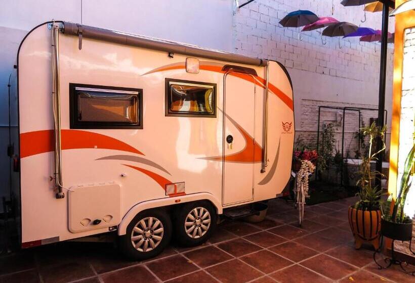 تختخواب و صبحانه Andiamo Guest House