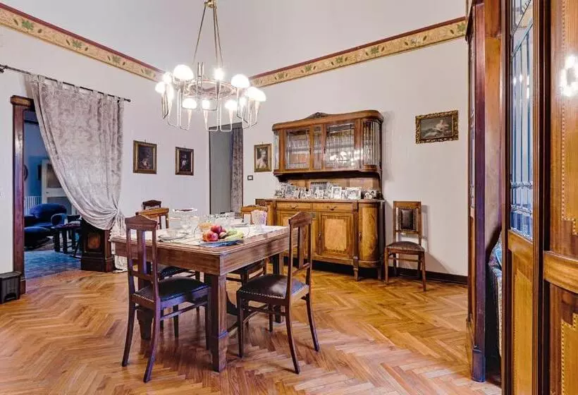 تختخواب و صبحانه Antica Bifora Rsm