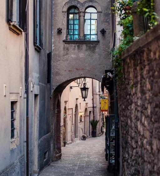 تختخواب و صبحانه Antica Bifora Rsm