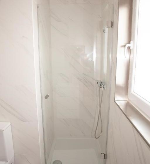 هاستل Estela Surf Camp & Surf School