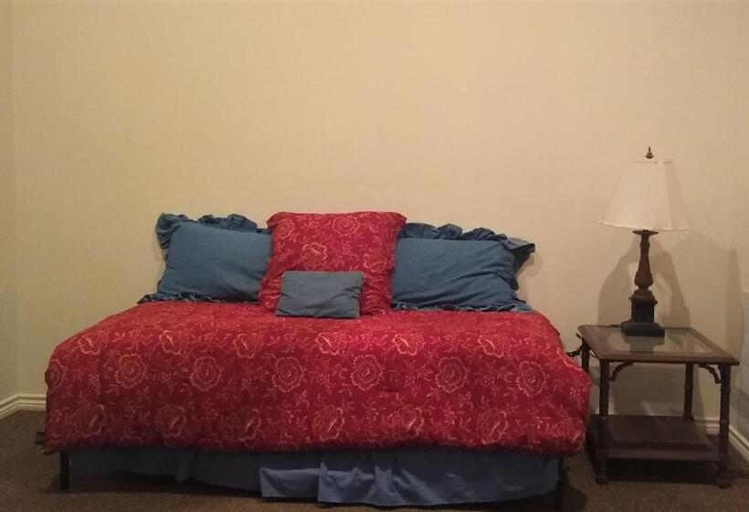 بنسيون Dogwood Springs Lodgings