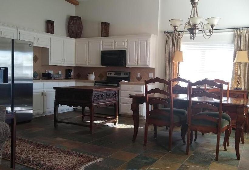 بنسيون Dogwood Springs Lodgings