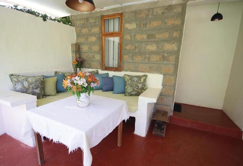 پانسیون Olesamara Collection