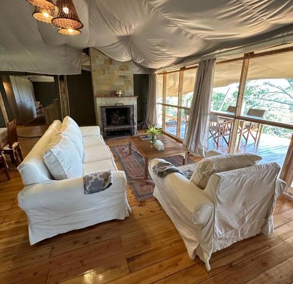 پانسیون Olesamara Collection