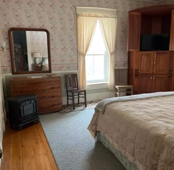 Antique Mansion B & B