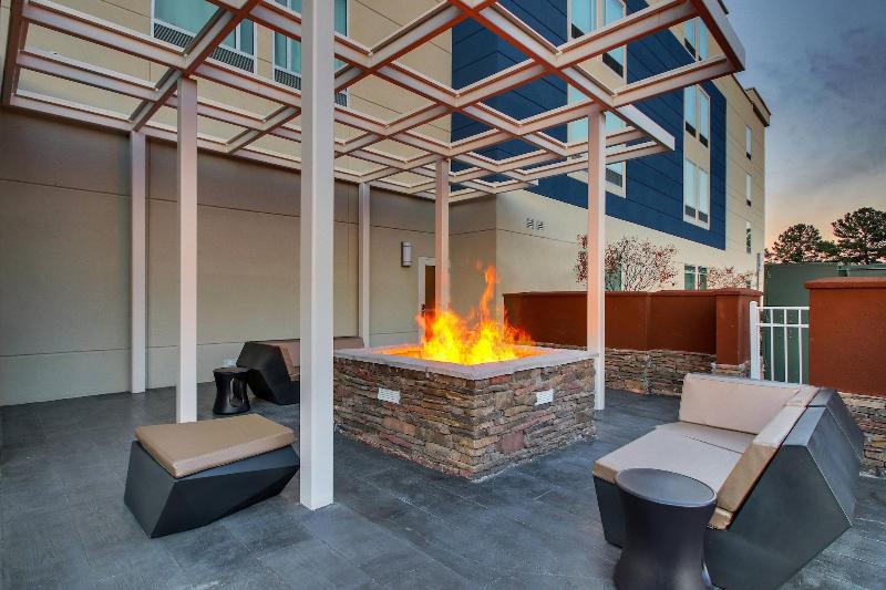 Отель Springhill Suites By Marriott Gulfport I10