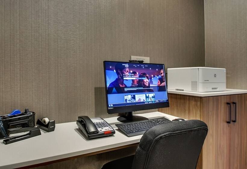 Отель Springhill Suites By Marriott Gulfport I10