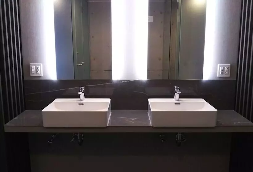 ホテル Blue Suites Hanamuro